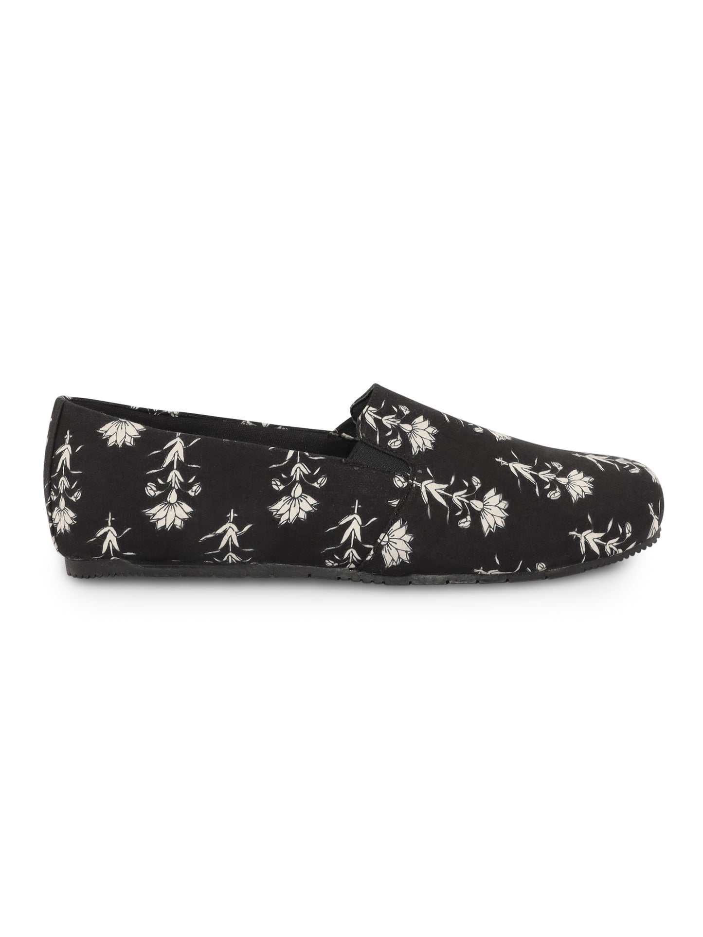 Black Traditional Butta Moccasins