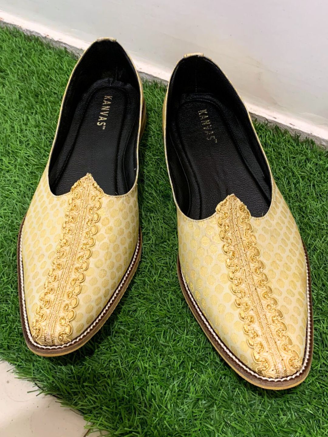 Custom Designer Groom Jutti – Kanvas