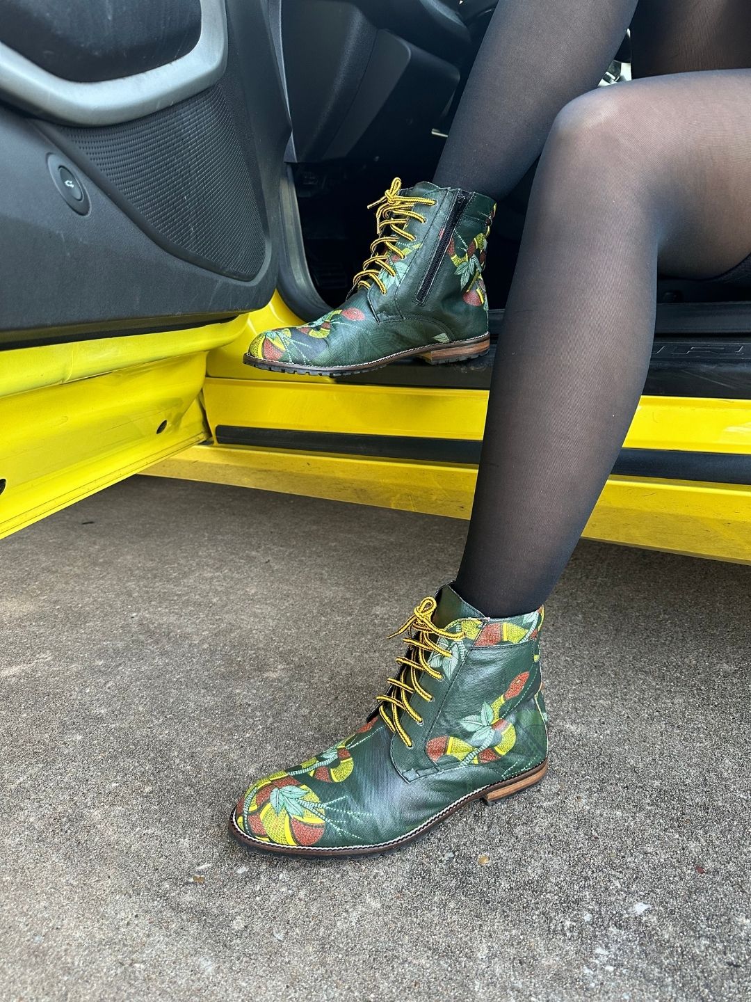 Military Green Snake Gond Boots