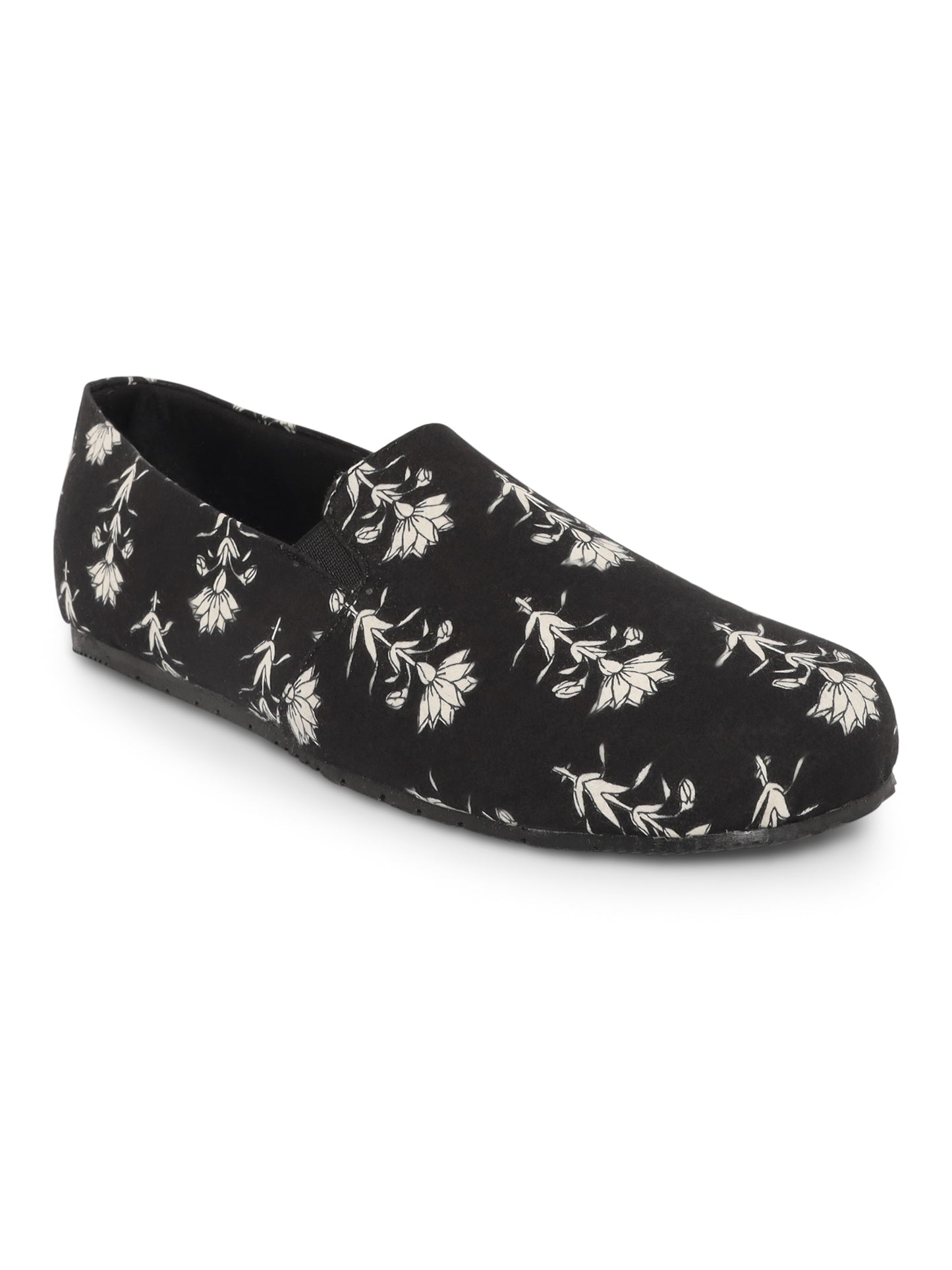 Black Traditional Butta Moccasins