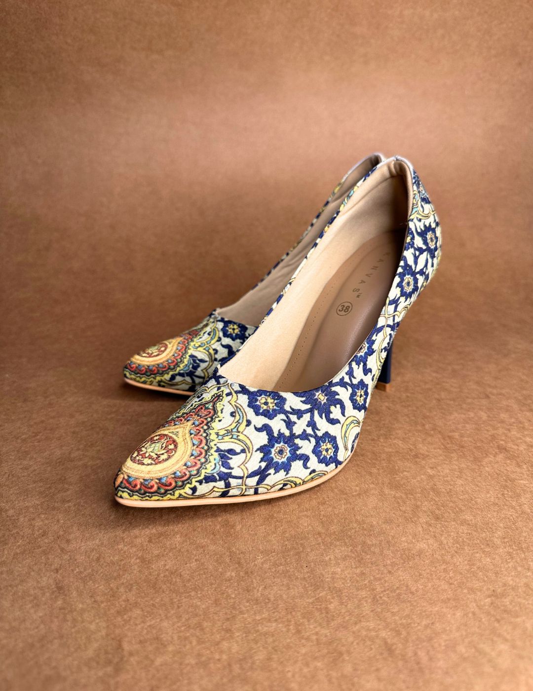 Mughal Architecture Pumps